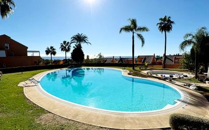 Piscina de Pis en venda en Marbella amb Aire condicionat i Terrassa