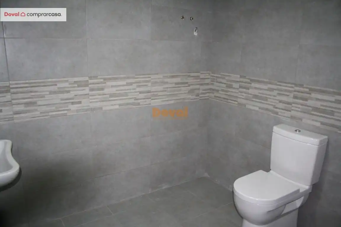 Baño de Oficina de alquiler en O Porriño   con Calefacción
