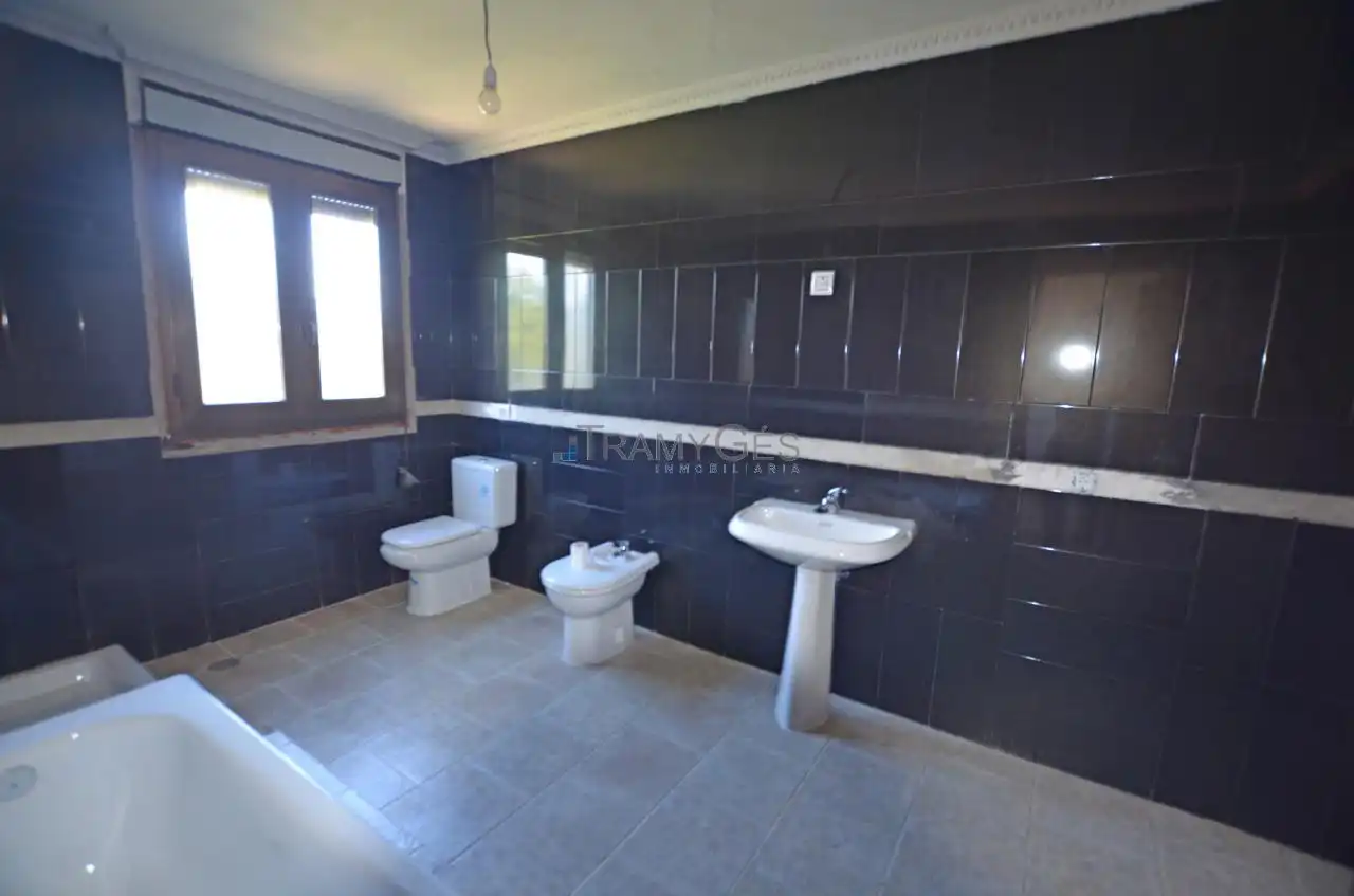 Bany de Casa o xalet en venda en Tomiño amb Jardí privat, Terrassa i Traster