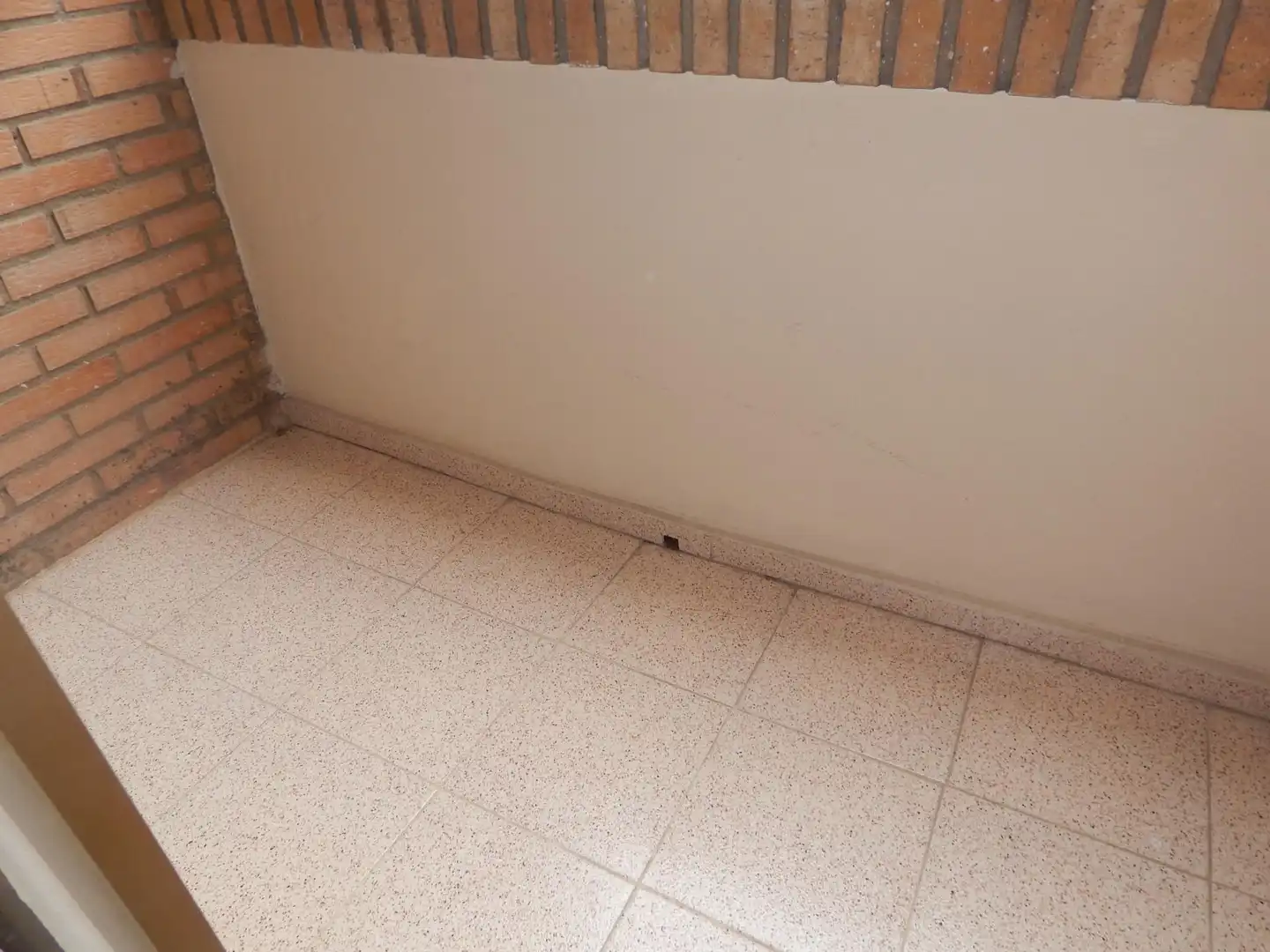 Flat for sale in Valencia  with Air Conditioner and Balcony