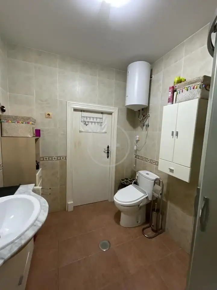 Bany de Finca rústica en venda en Linares amb Jardí privat, Terrassa i Piscina