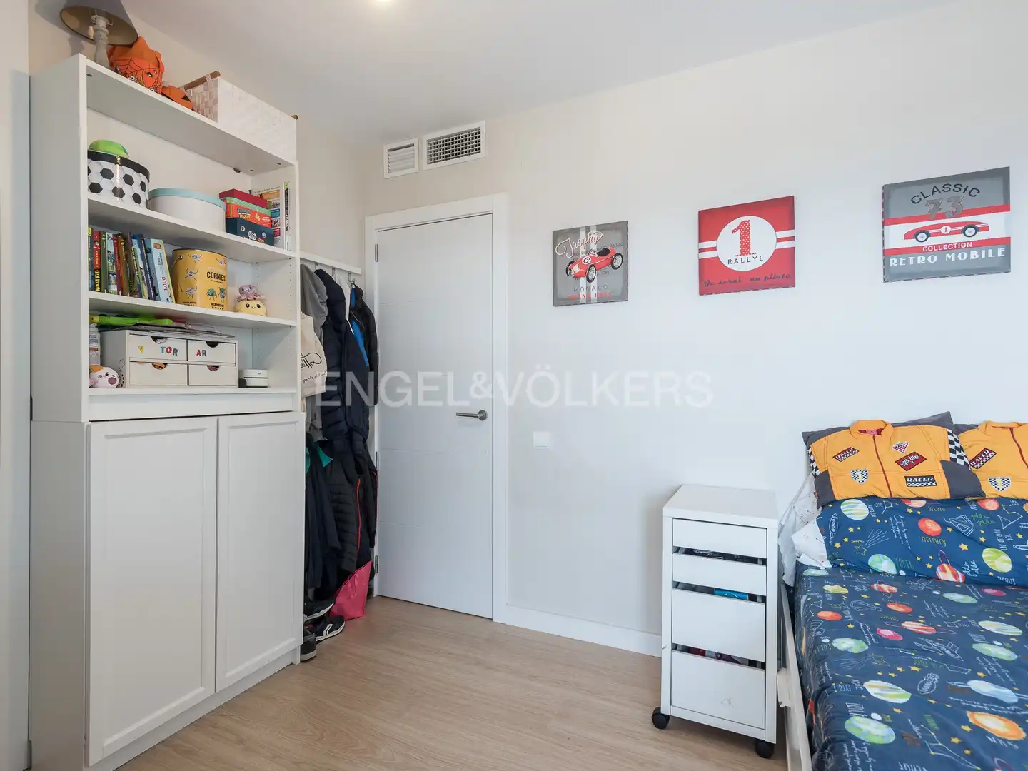 Bedroom of Flat for sale in Barcelona  with Air Conditioner, Heating and Parquet flooring