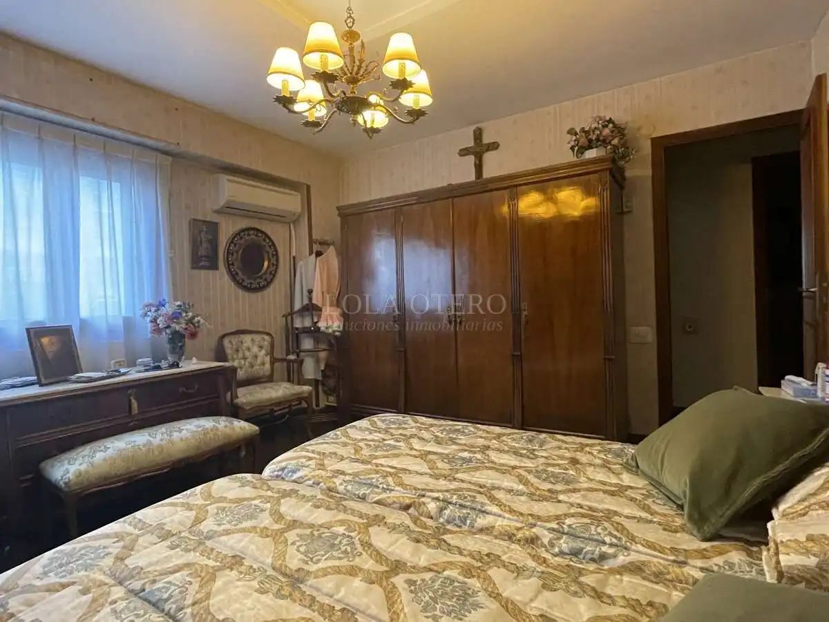 Bedroom of Flat for sale in Valencia  with Air Conditioner, Heating and Balcony