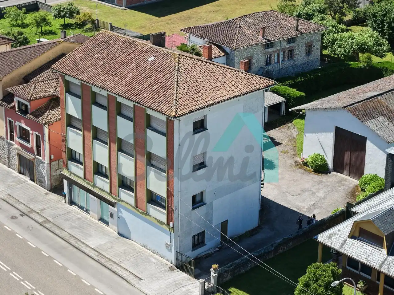 Vista exterior de Edifici en venda en Piloña