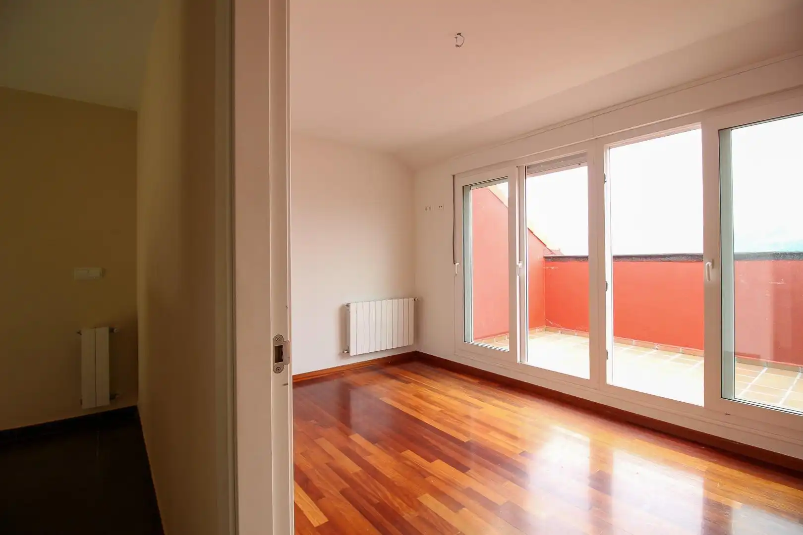 Dormitori de Casa adosada en venda en Hazas de Cesto amb Calefacció, Jardí privat i Parquet