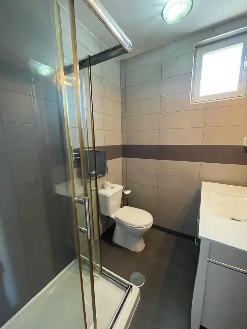 Baño de Piso de alquiler en Norte - Universidad