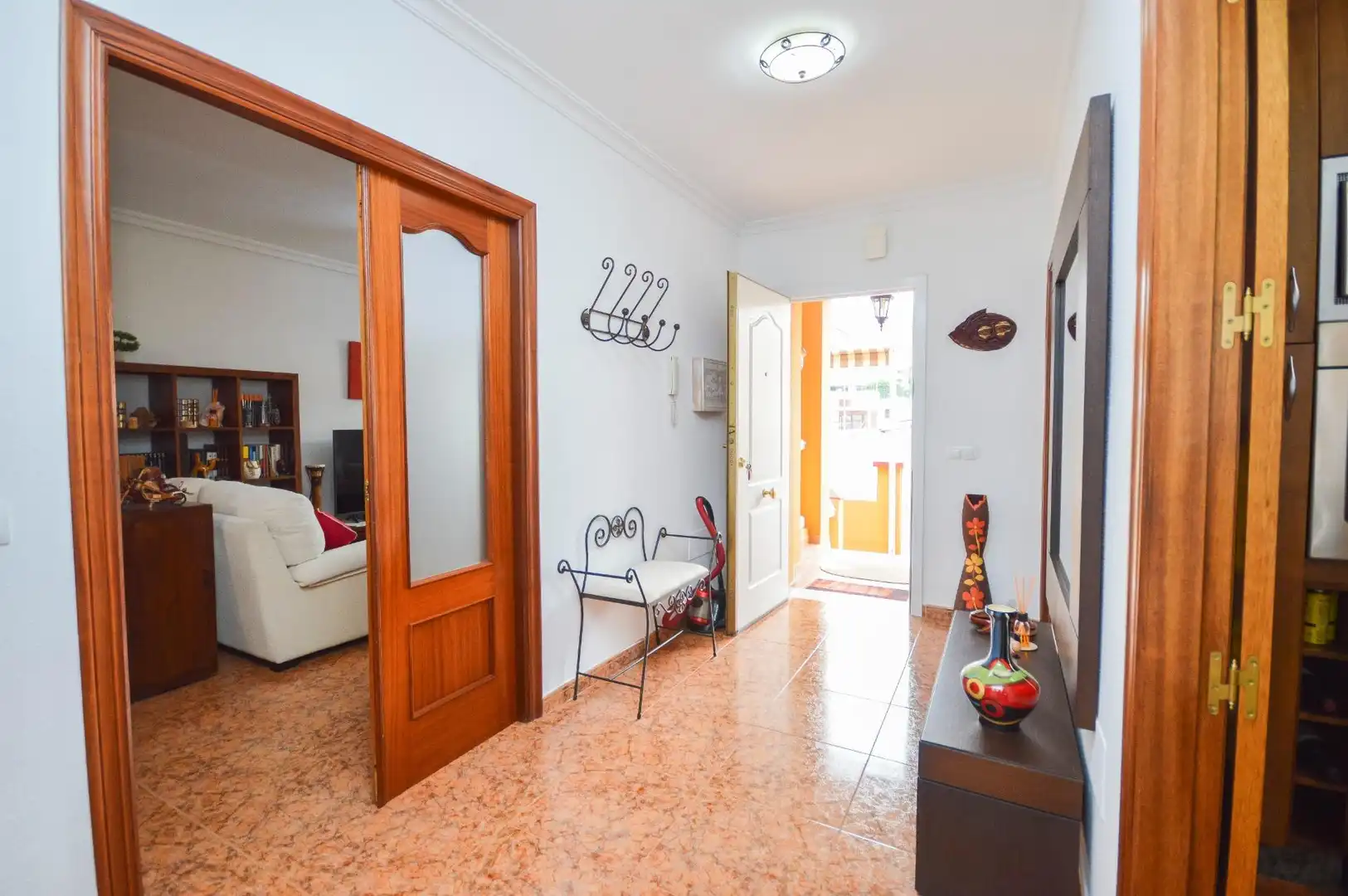 Casa con jardín en venta en Calle Calle Aneto 14, imagen 4
