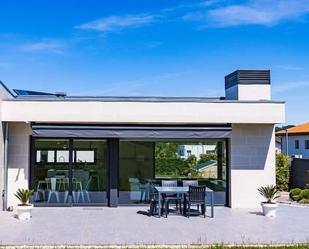 Terrassa de Casa o xalet en venda en Gijón  amb Terrassa i Jacuzzi