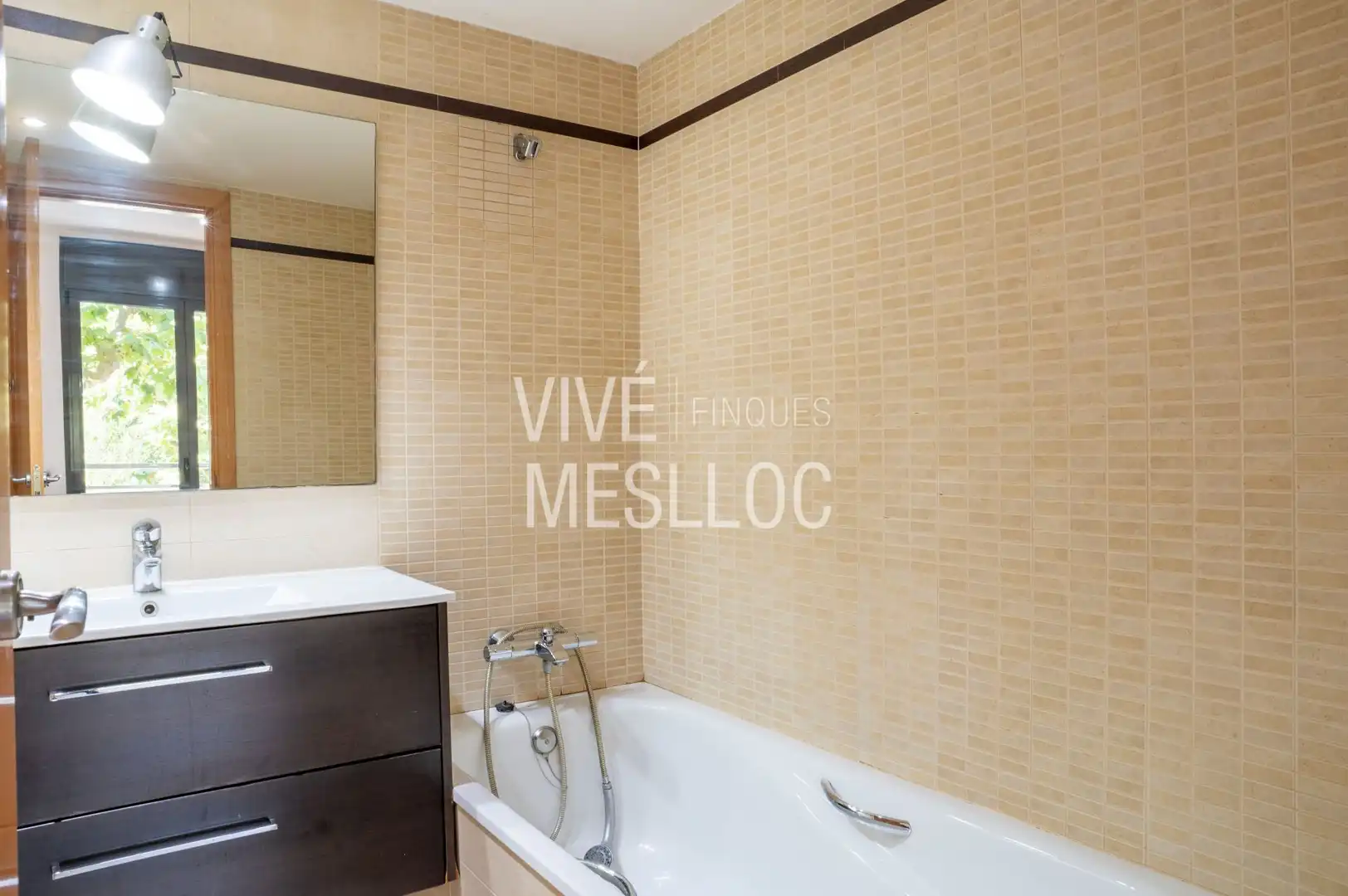 Badezimmer von Wohnung zum Verkauf in El Masnou mit Klimaanlage, Heizung und Abstellraum