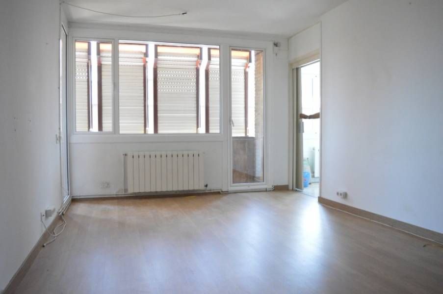 Living room of Flat for sale in Castellar del Vallès  with Heating and Balcony