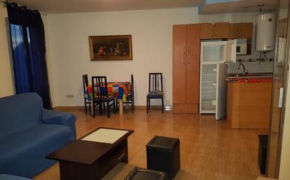 Living room of Flat for sale in Corral de Almaguer  with Heating, Parquet flooring and Storage room