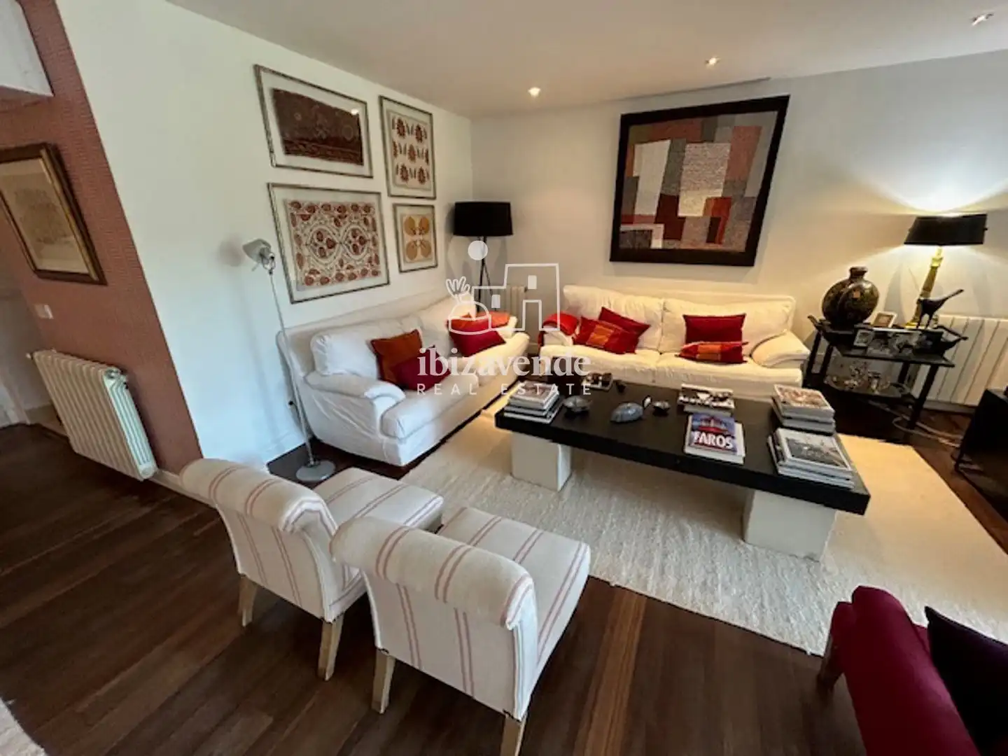 Wohnzimmer von Einfamilien-Reihenhaus zur Miete in Santa Eulària des Riu mit Klimaanlage, Heizung und Parkett