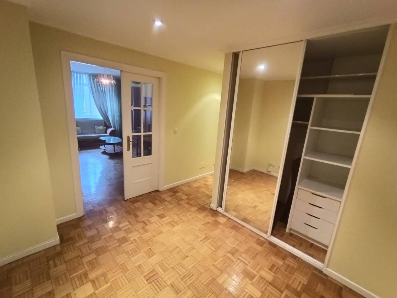 Dormitori de Pis de lloguer en Ames amb Calefacció i Moblat