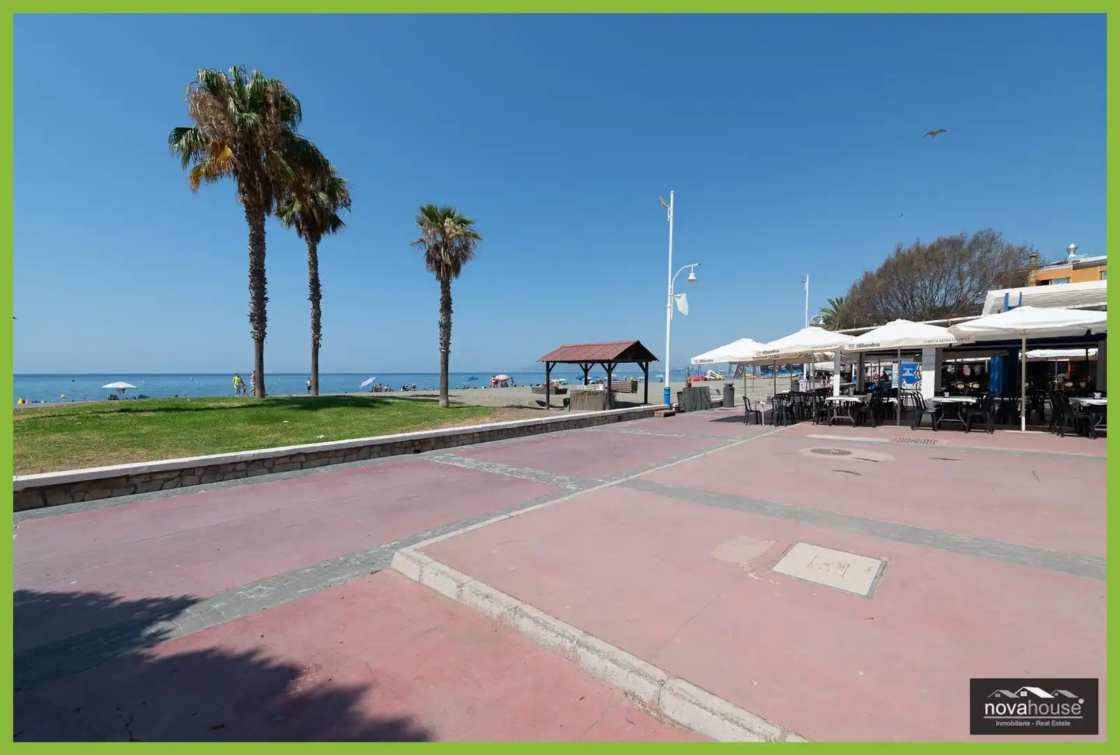 Vista exterior de Casa o xalet en venda en Málaga amb Aire condicionat