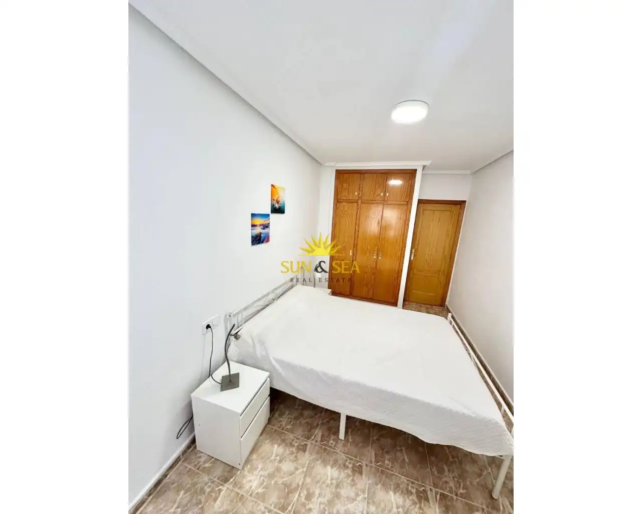 Habitación de Apartamento de alquiler en Torrevieja con Aire acondicionado, Calefacción y Amueblado
