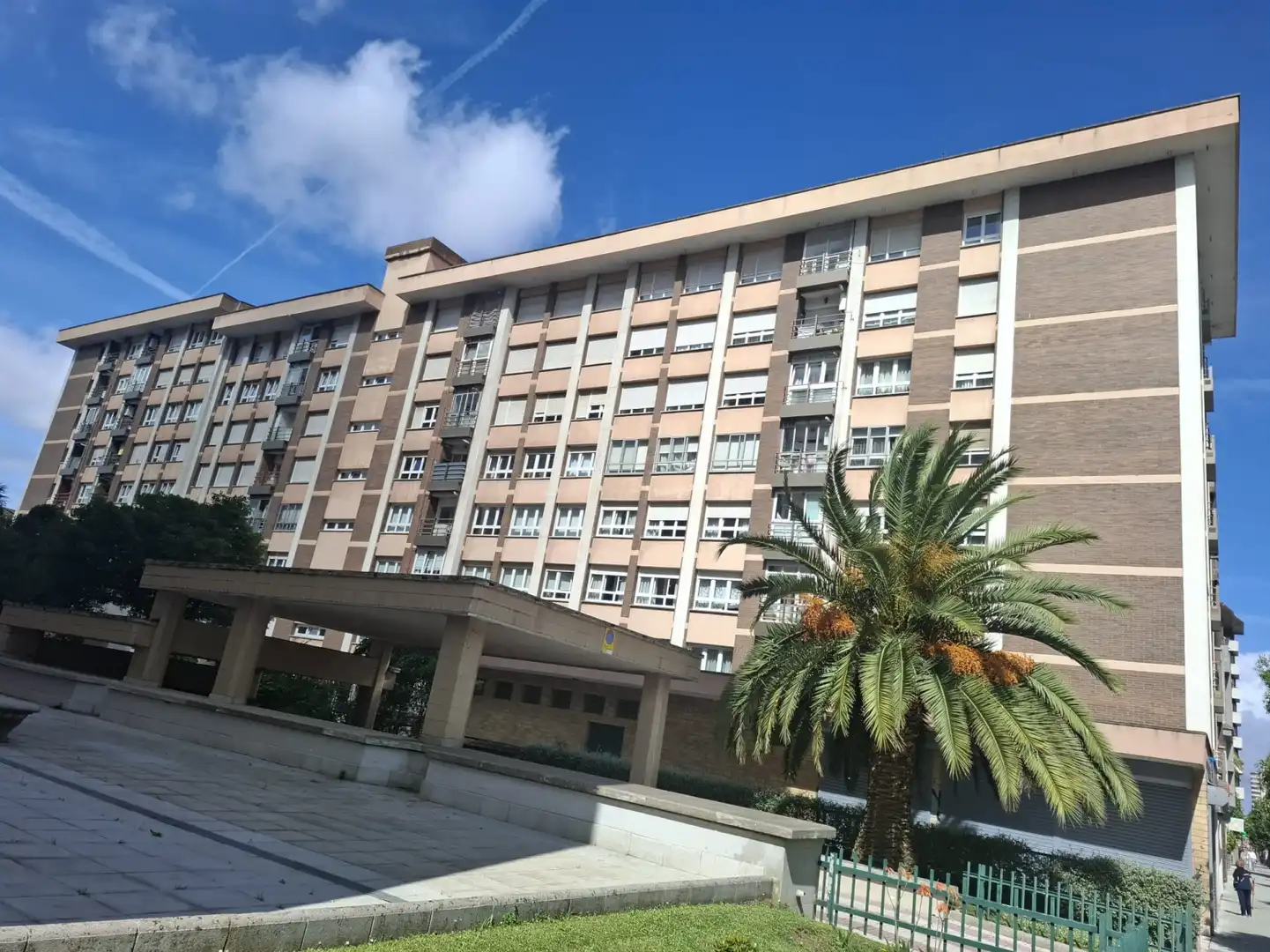 Vista exterior de Pis de lloguer en Gijón  amb Calefacció, Parquet i Terrassa
