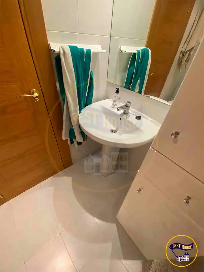Bathroom of Flat for sale in Cuenca  with Air Conditioner, Heating and Parquet flooring