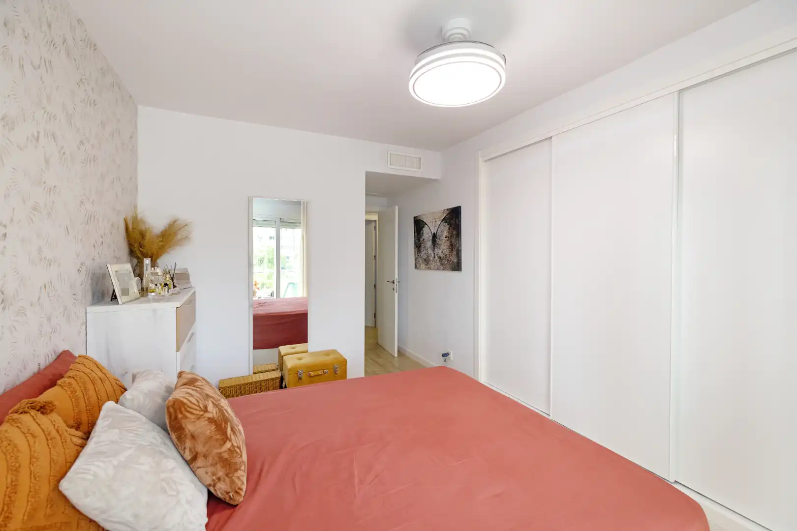 Bedroom of Flat for sale in Málaga  with Air Conditioner, Heating and Terrace