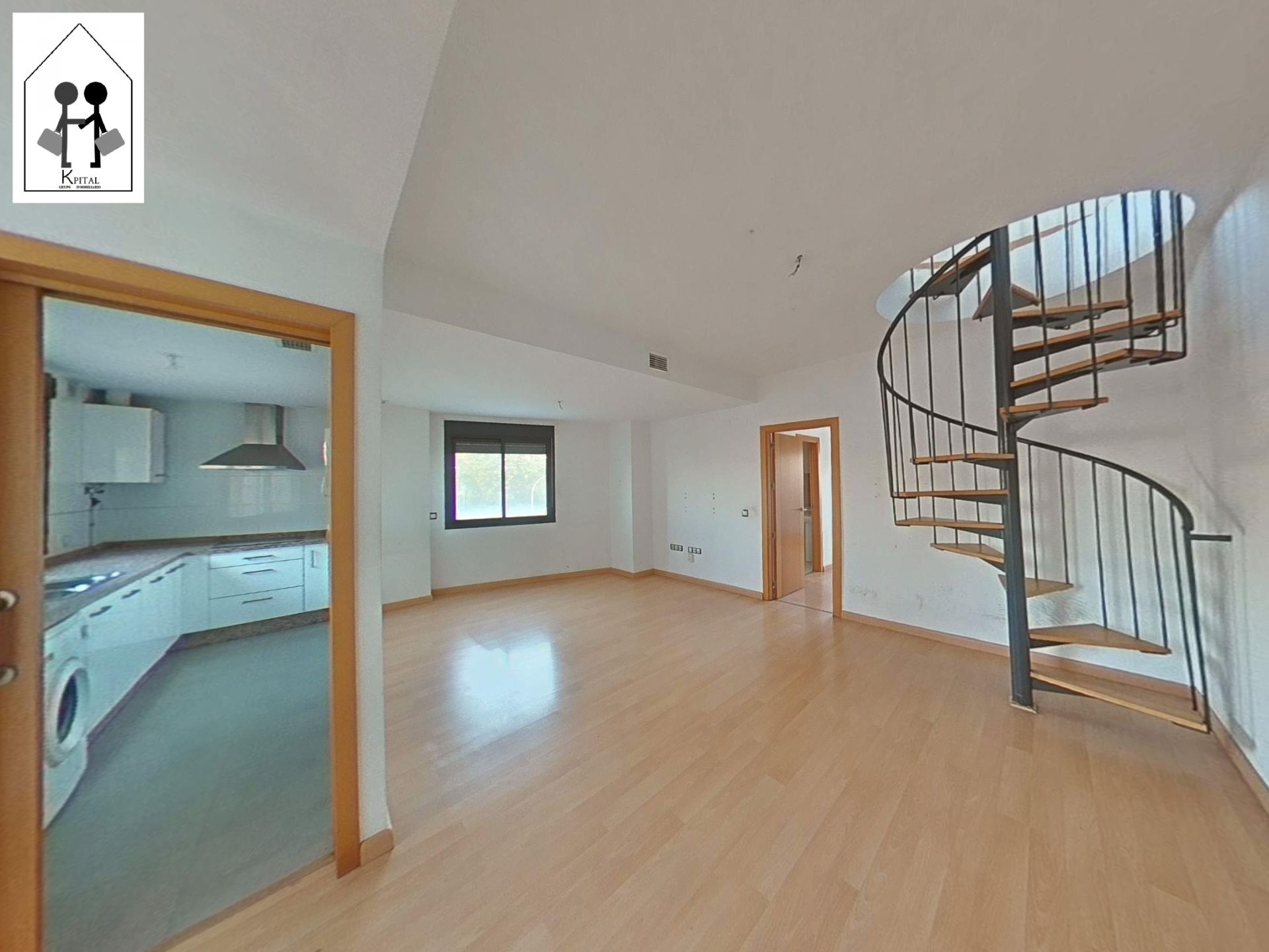 Sala d'estar de Dúplex en venda en Dos Hermanas amb Aire condicionat, Calefacció i Terrassa