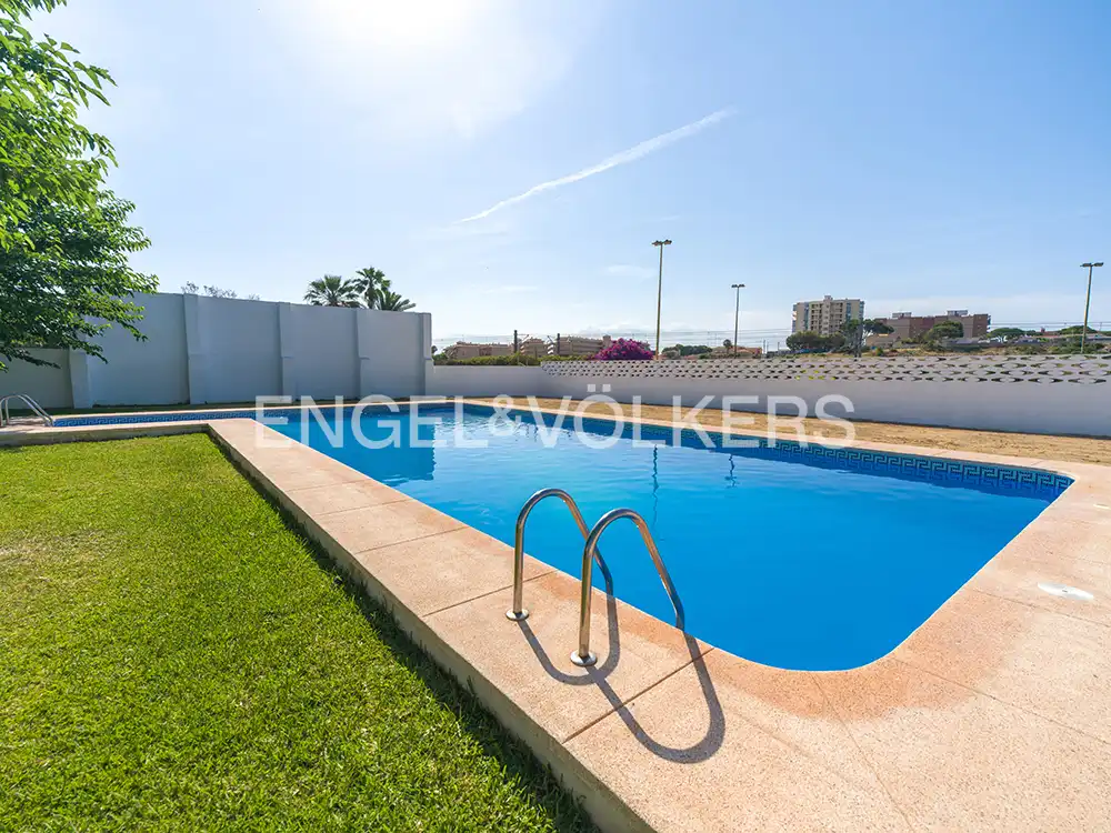 Piscina de Casa o chalet en venta en El Campello con Aire acondicionado, Calefacción y Jardín privado