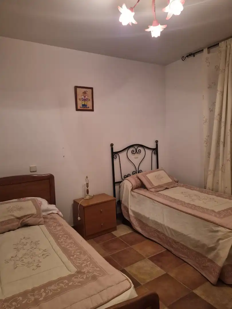 Habitación de Casa o chalet en venta en Albares con Calefacción, Jardín privado y Piscina