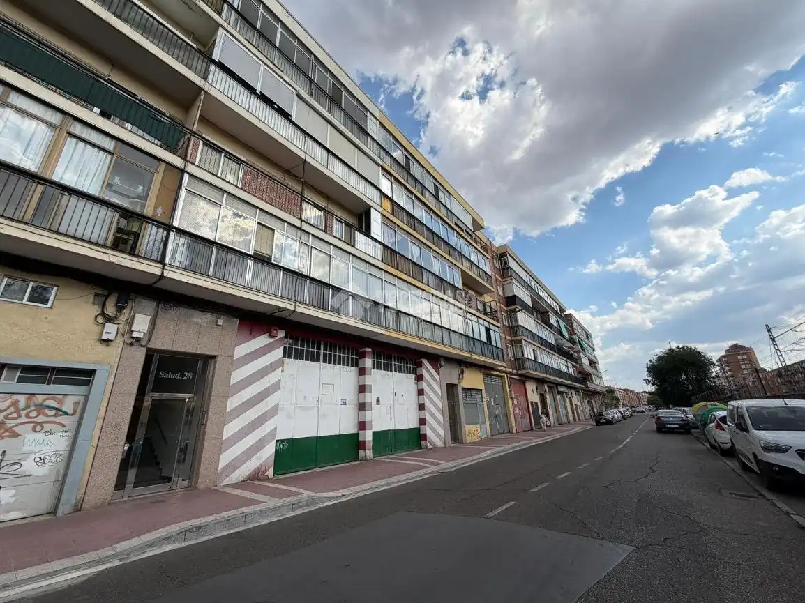 Vista exterior de Local en venda en Valladolid