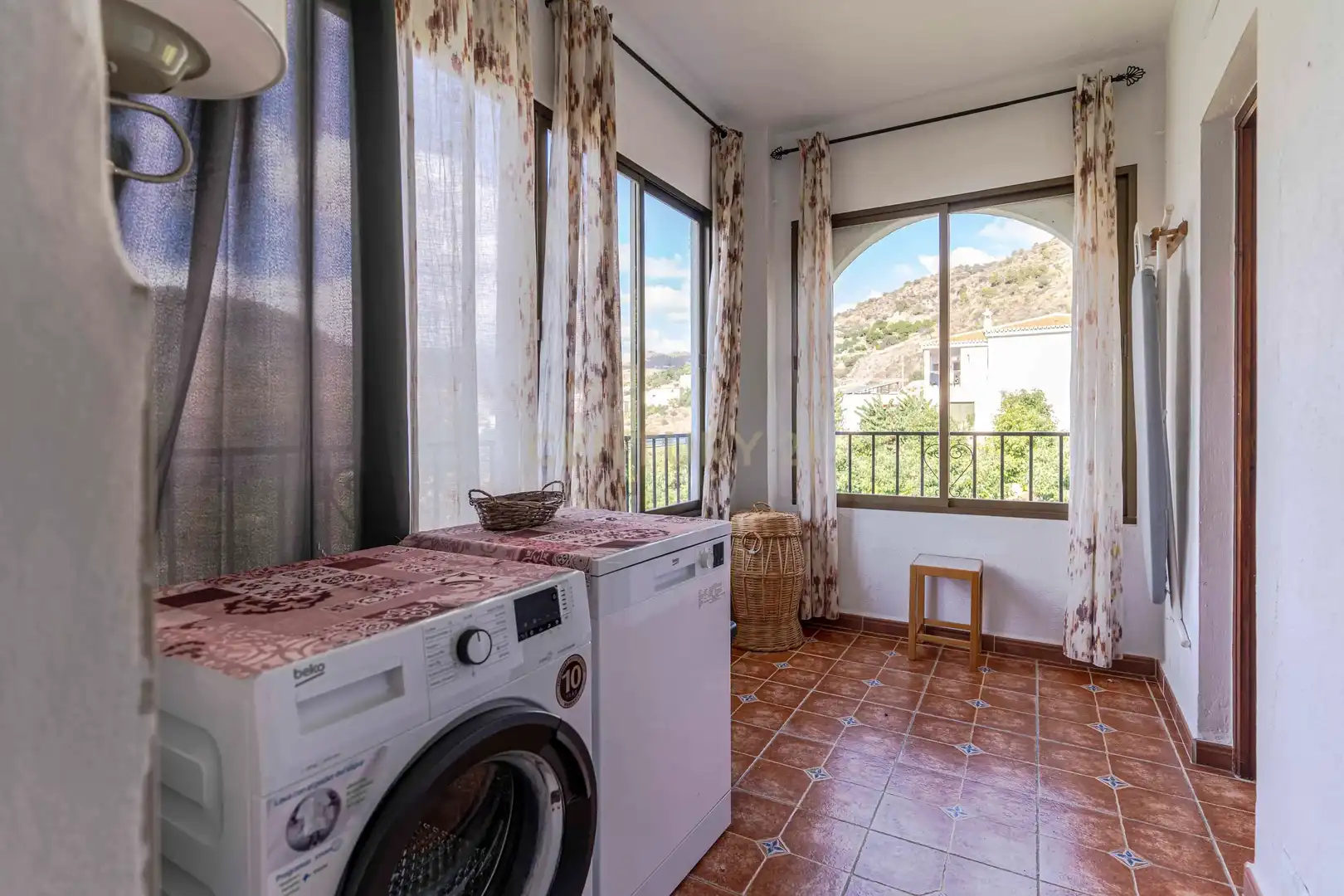 Dormitori de Casa o xalet en venda en Los Guájares amb Aire condicionat, Jardí privat i Traster