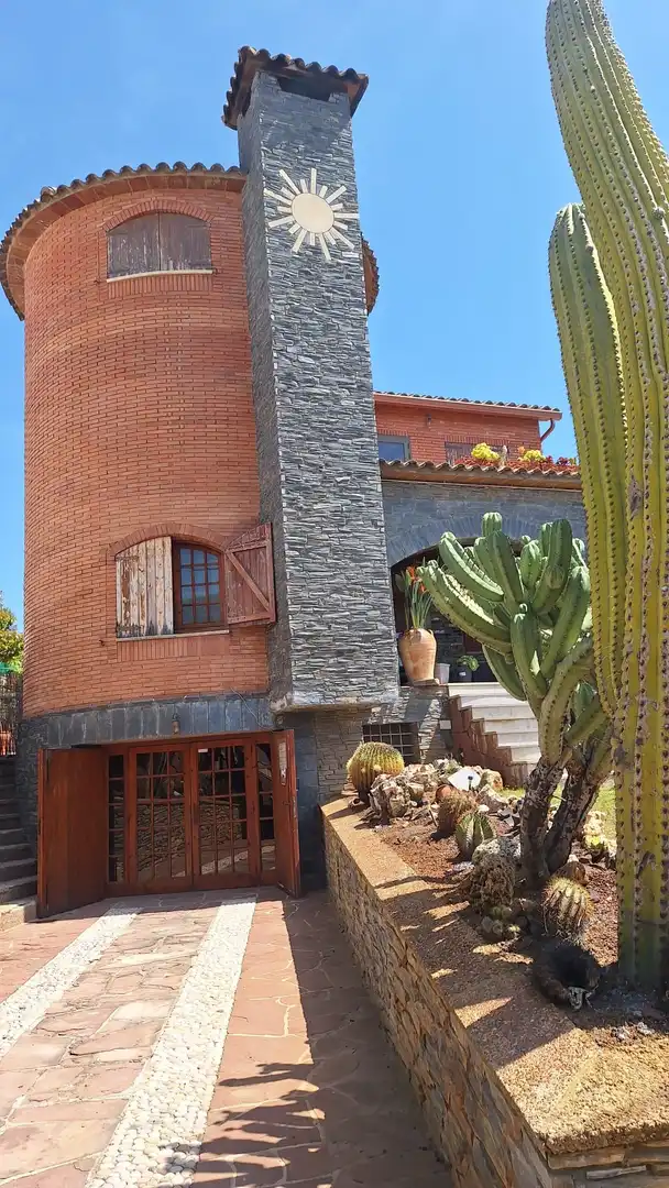 Exterior view of Houses for sale in Roda de Berà