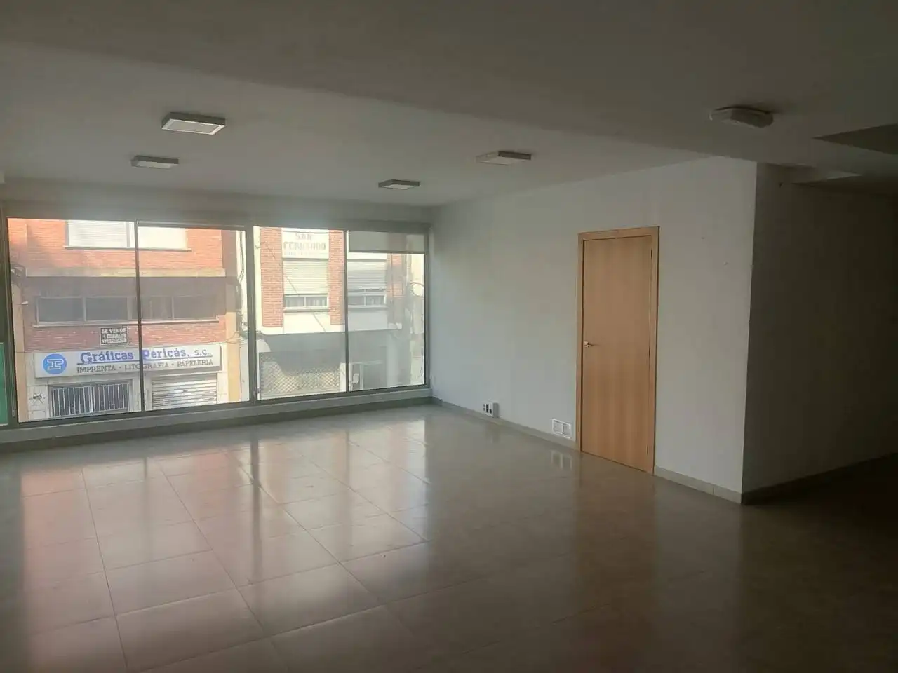 Locale commerciale in affitto a Calle Governador, imagen 2