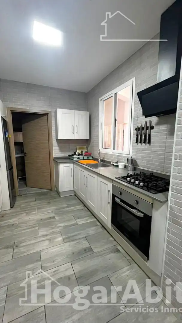 Casa con terraza en venta en Calle Ball de la Carxofa, imagen 2