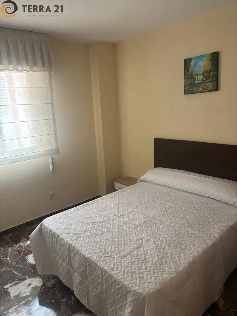 Habitación de Piso de alquiler en Jaén con Aire acondicionado, Jardín privado y Piscina comunitaria