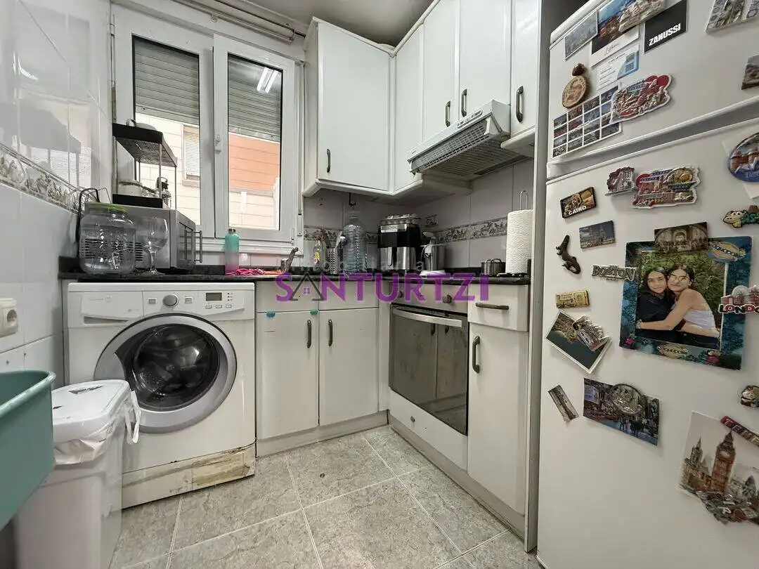 Kitchen of Flat for sale in Santurtzi   with Heating