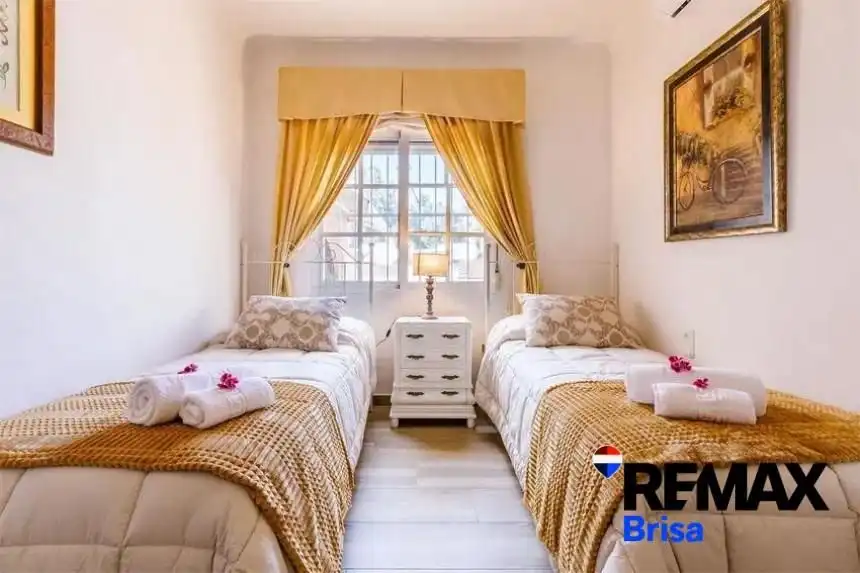 Habitación de Casa o chalet de alquiler en Vélez-Málaga con Aire acondicionado, Calefacción y Jardín privado