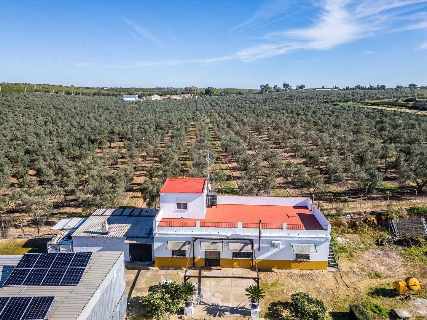 Jardí de Finca rústica en venda en Alcalá de Guadaira amb Aire condicionat i Piscina