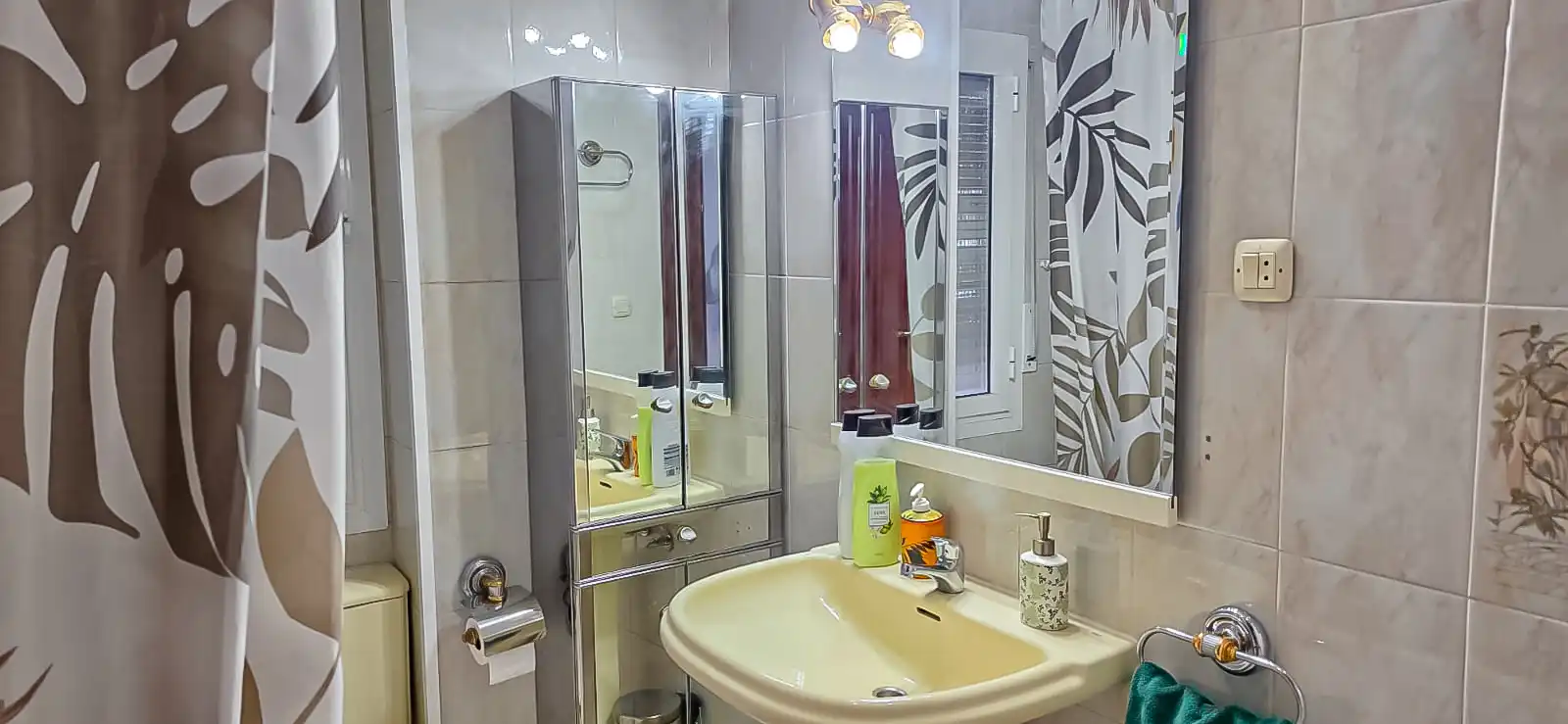 Badezimmer von Wohnung zur Miete in Linares mit Möbliert, Ofen und Waschmaschine
