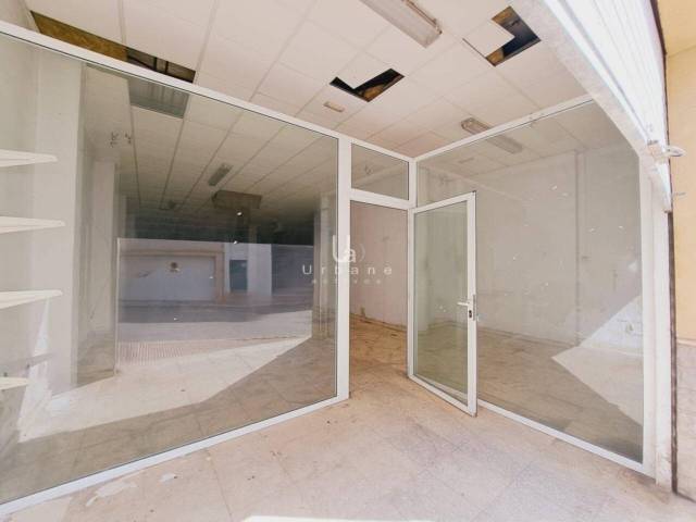 Local comercial en Venta en Calle Juan de Borbón en San Antonio - San José - Los Ángeles