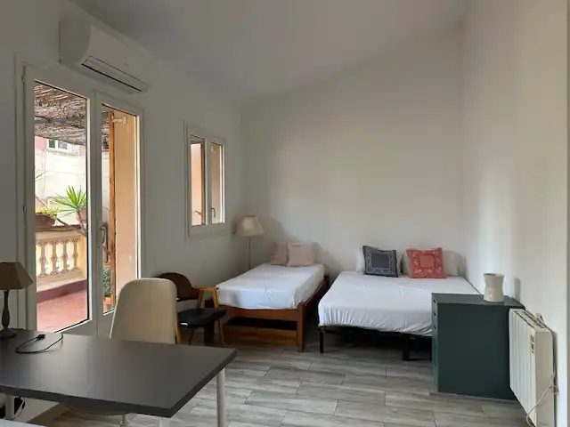 Habitación de Casa o chalet de alquiler en Barcelona con Aire acondicionado, Calefacción y Jardín privado