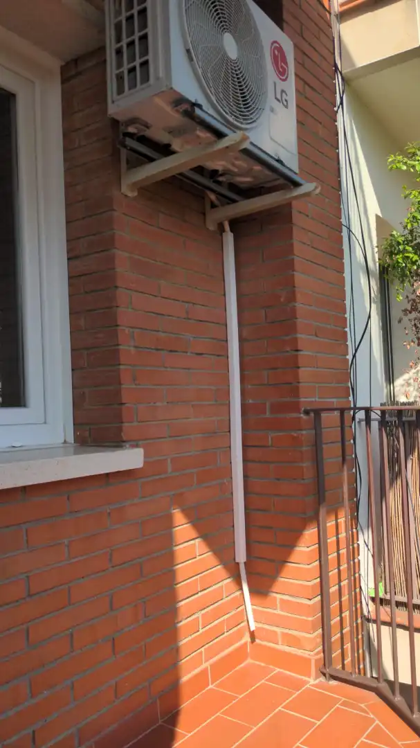 Exterior view of Flat for rent in Esplugues de Llobregat  with Air Conditioner, Heating and Terrace
