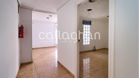 Edificio de tres alturas en Requena