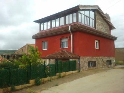 Exterior view of House or chalet for sale in Salinillas de Bureba  with Heating, Terrace and Furnished