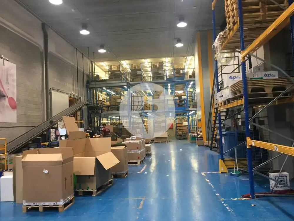 Nave industrial de alquiler en Cornellà de Llobregat