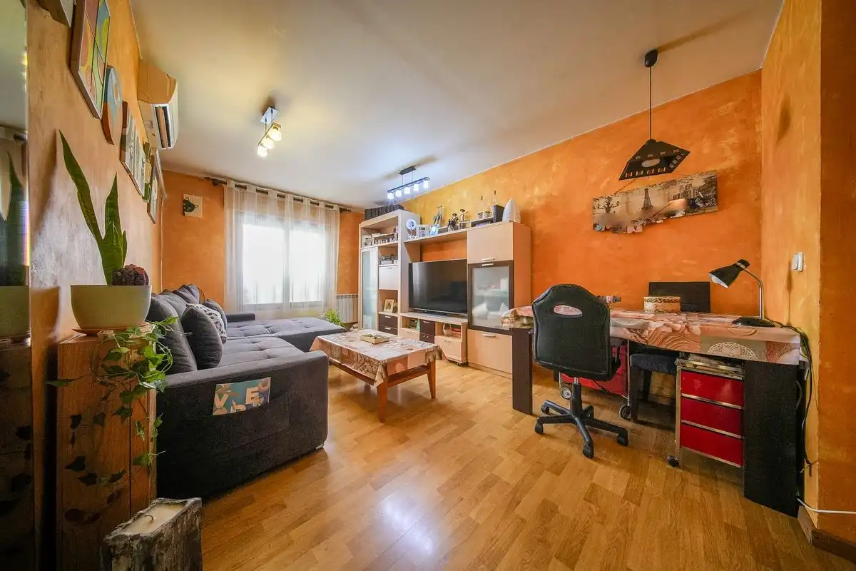 Sala d'estar de Pis en venda en Madrid amb Calefacció i Traster