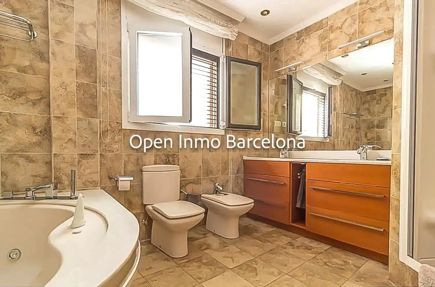 Bathroom of Houses for sale in Castelldefels  with Air Conditioner, Heating and Private garden