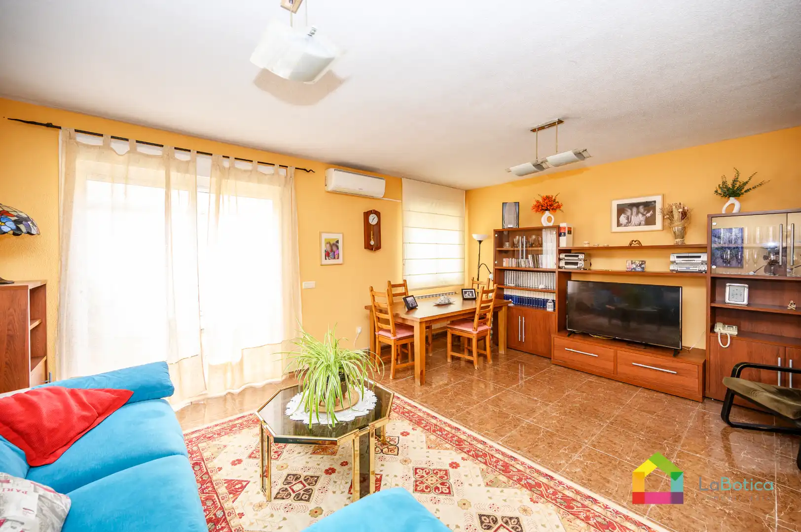 Living room of Detached homes for sale in Esquivias  with Air Conditioner, Heating and Balcony