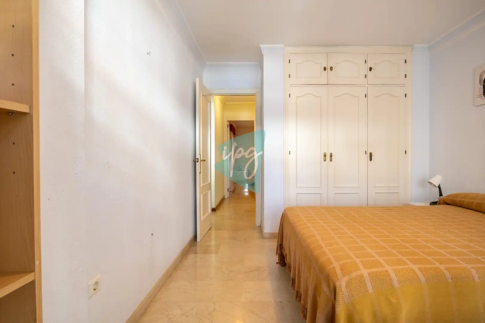 Habitación de Piso en venta en Estepona con Aire acondicionado, Terraza y Amueblado