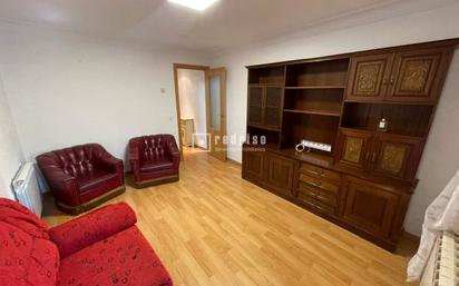 Living room of Flat to rent in  Madrid Capital  with Heating, Terrace and Furnished