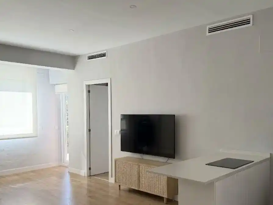 Wohnzimmer von Wohnung zur Miete in  Madrid Capital mit Klimaanlage und Balkon