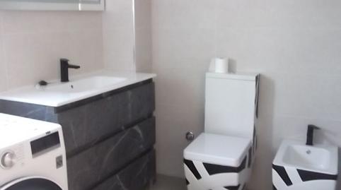 Foto 2 de Casa adosada en venda a Calle Solana de Santiago, Guadix, Granada