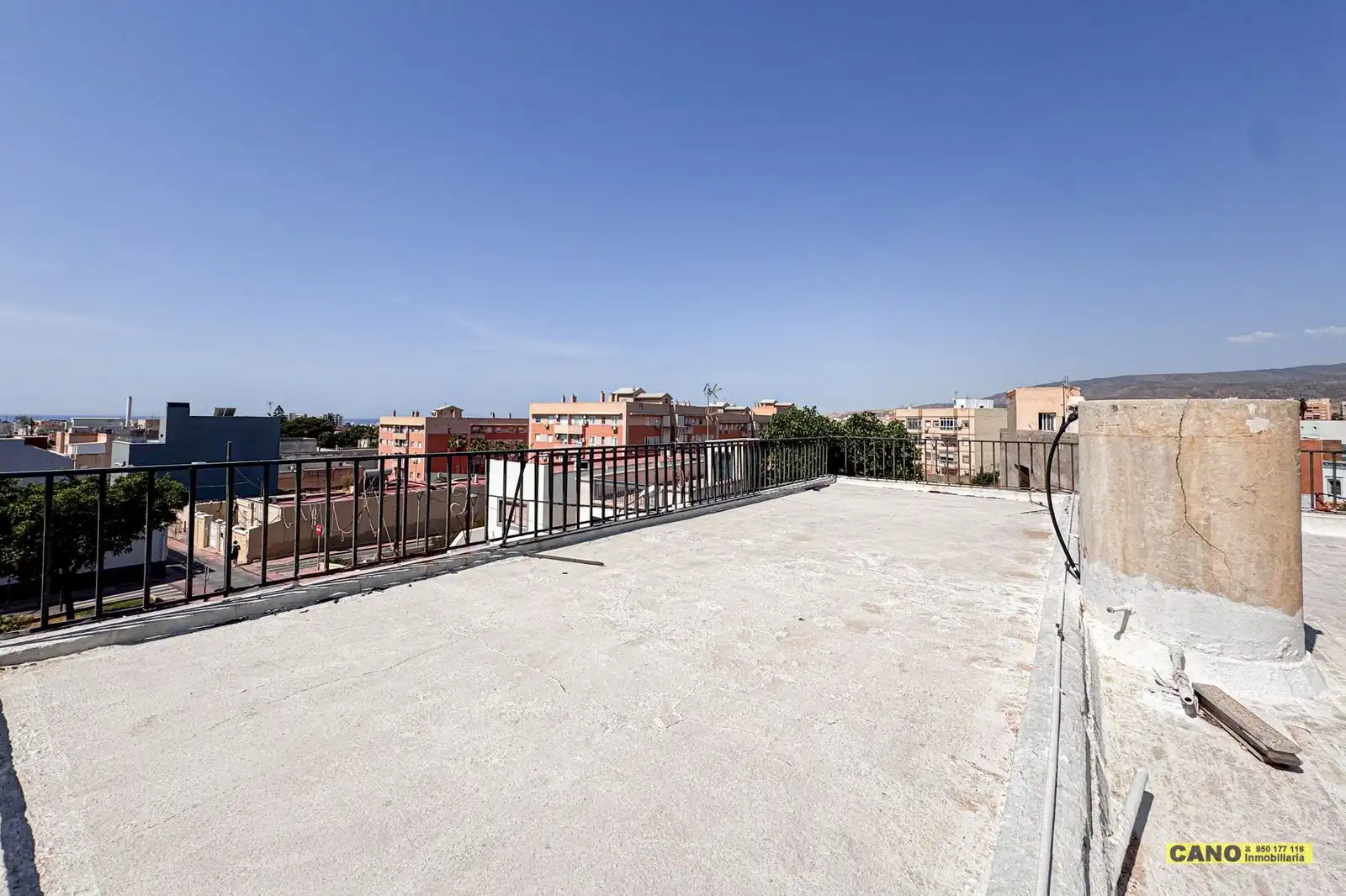 Terrassa de Pis en venda en Almería amb Terrassa