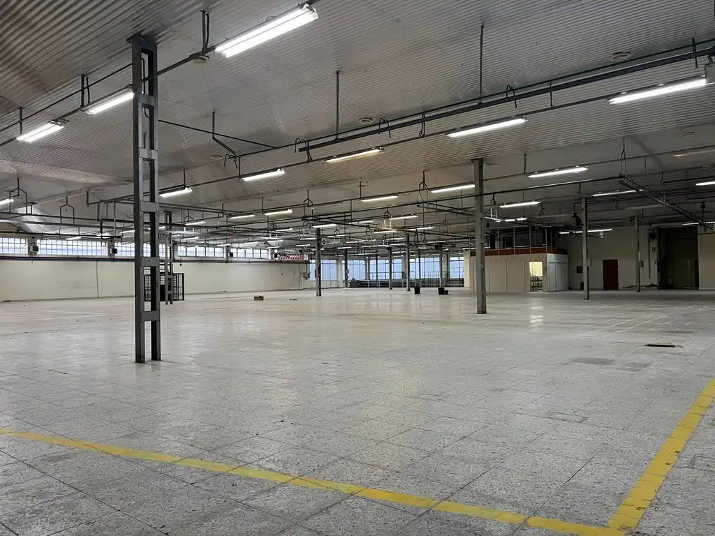 Fabrikhallen zur Miete in Arteixo mit Heizung